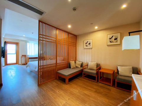 双湖·书香门第酒店