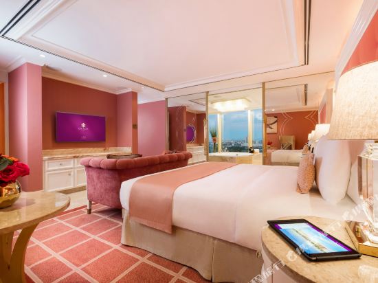 Okada Manila Room Type - Junior Suite