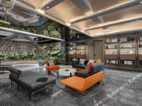 西双版纳告庄亚朵酒店