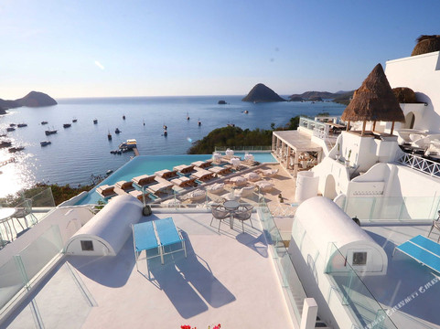 Loccal Collection Hotel