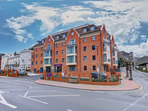 皇家滕布里奇韦尔斯酒店住宿-Premier Inn Royal Tunbridge Wells
