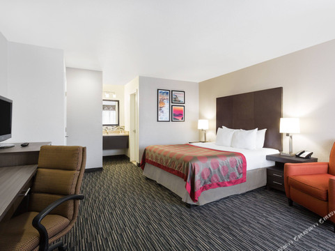 蒙特利华美达酒店