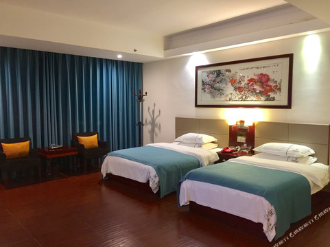 阳春名仕商务酒店