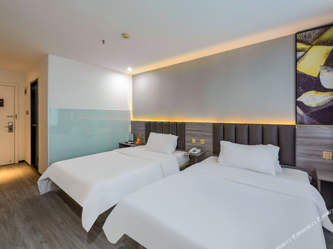 睡猫轻居酒店(石家庄红旗大街西美花街生活广场店)主图