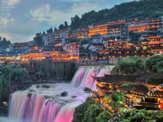 芙蓉镇土王行宫·八部堂