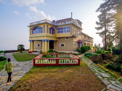 Kwarali酒店住宿-Tree of Life Grand Oak Manor, Binsar Wildlife Sanctuary