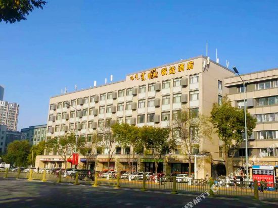 怡莱酒店(呼和浩特艺术学院地铁站店)