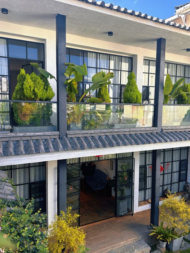 Raspberry Courtyard (Xizhou Ancient Town Store)