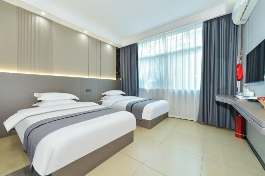 Xijiang Qianhu Miao Village Yunfeng Chinese Inn