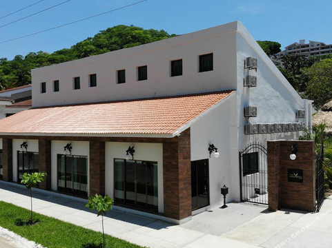 瓦尔基里亚斯套房酒店