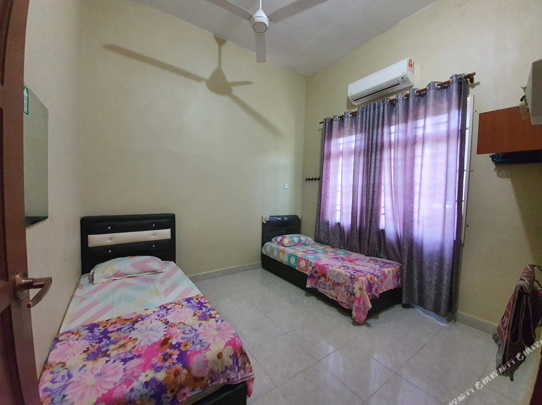 Home 90280 Darussalam Homestay