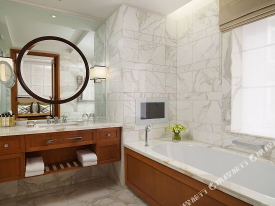 Corinthia London Room Type - Executive Room