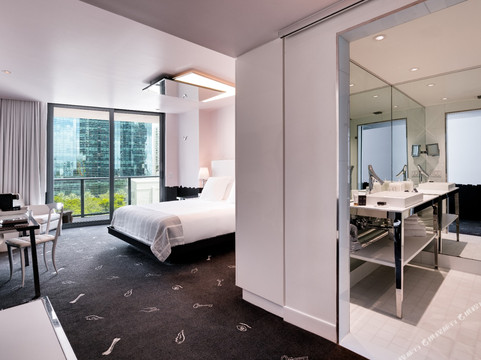 Dua Miami, Autograph Collection