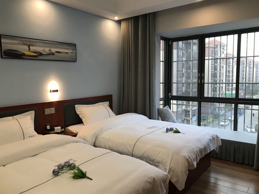 Yiya Hotel
