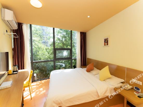 乐8连锁酒店(蚌埠火车站店)