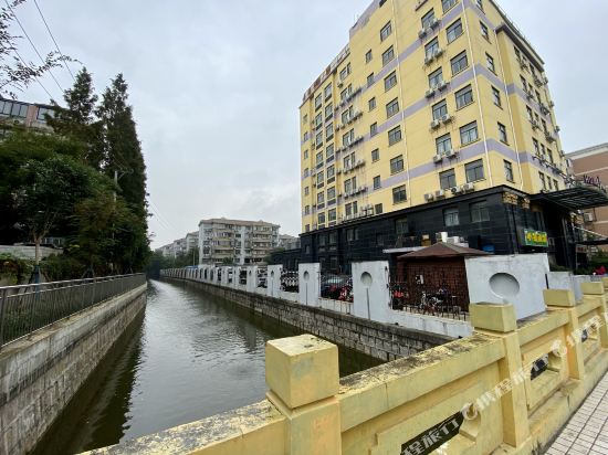 如家酒店(上海虹桥机场世贸会展中心店)