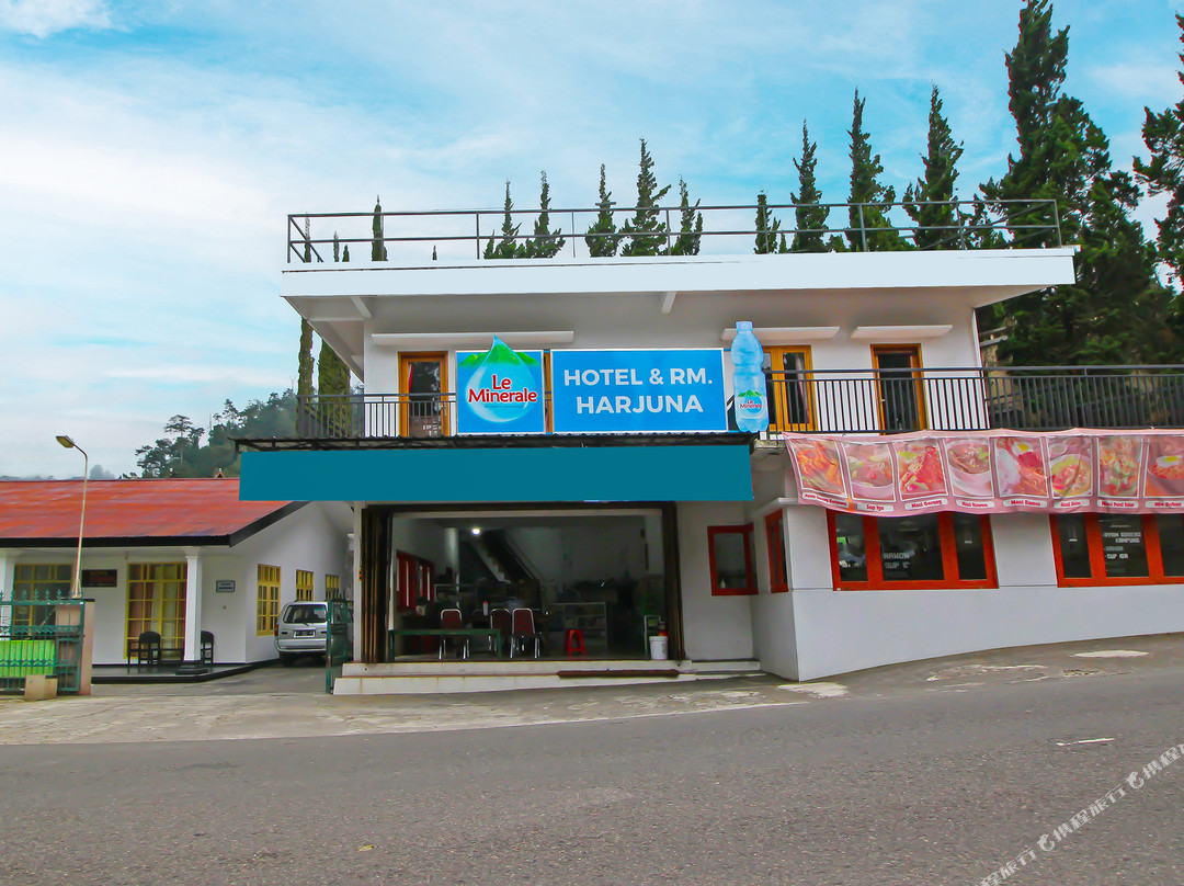 92533 Harjuna Guest House