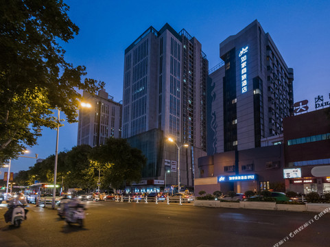 如家商旅酒店（镇江苏宁广场永安路美食街店）主图