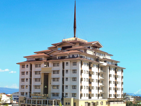 品尼高酒店及套房