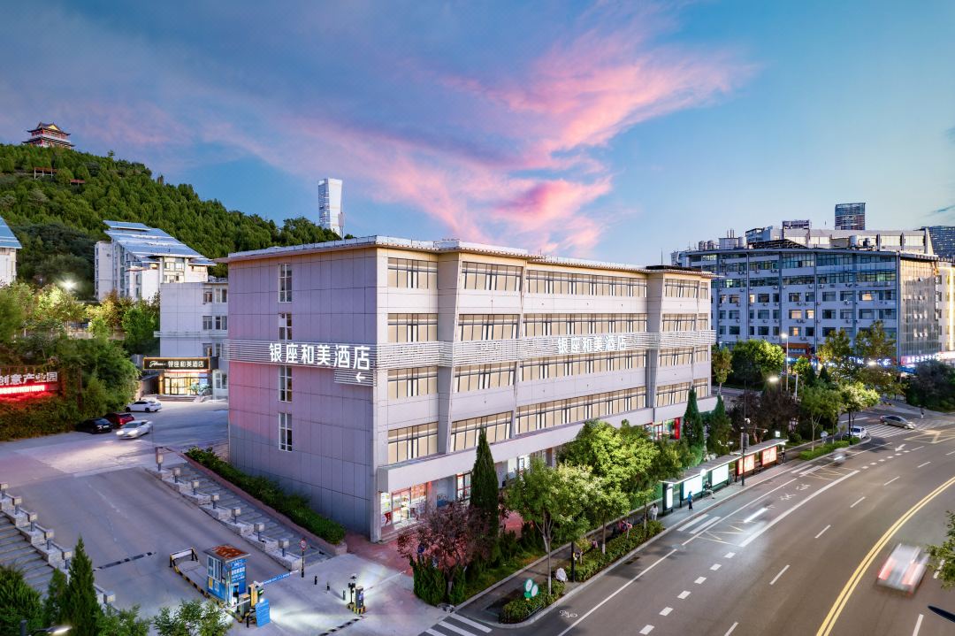 Ginza Meimei Hotel (Jinan Qilu Software Park Store)