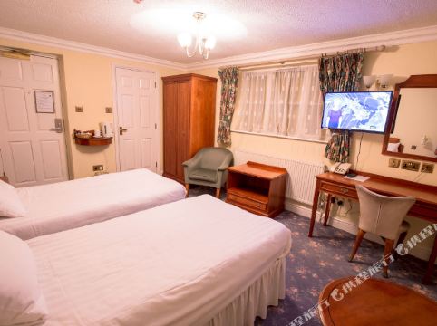 Harefield Manor Hotel Room Type - Twin Room