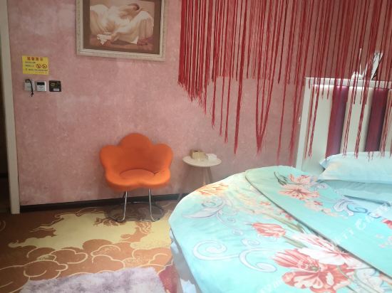 纳雍丘比特主题酒店