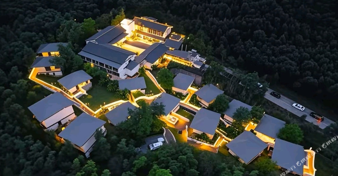 贵州文旅嘉怡·泳池国际度假酒店（凯里店）