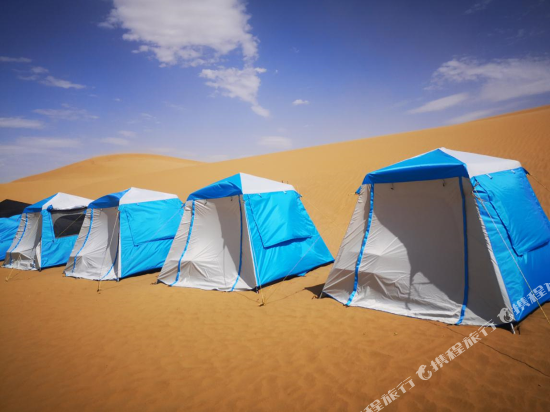 腾格里沙漠星星国际露营基地