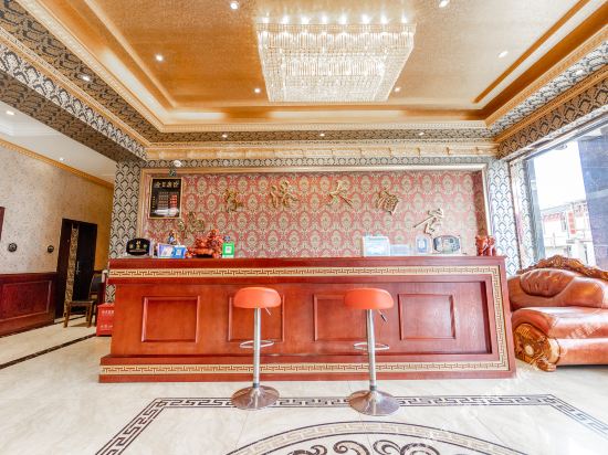 若尔盖唐克玛尔港大酒店