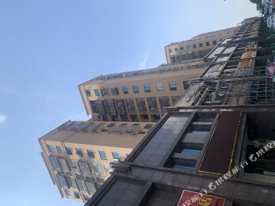 莫琳轻奢酒店(长沙县黄花国际机场店)