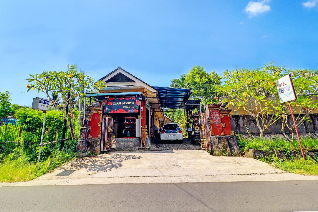 Spot on 92399 Hotel Sekar Jagat Near Pantai Baluk Rening