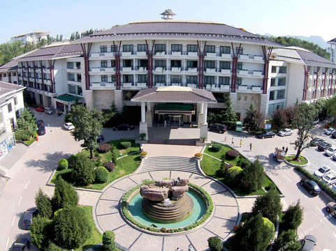 平定县酒店住宿-河北白鹿温泉