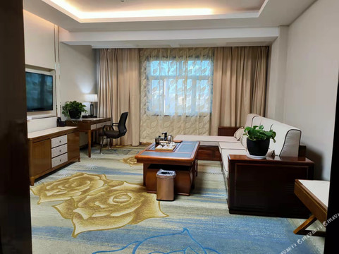 吉木萨尔庭州大酒店