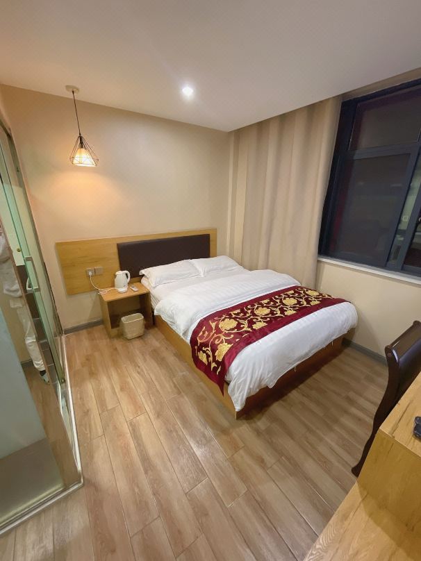 Yichang Huijin Hotel