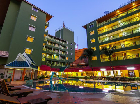 芭堤雅普法亚度假酒店主图