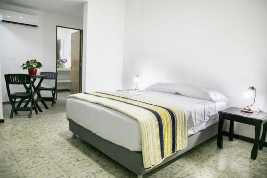 50N15 B&B
