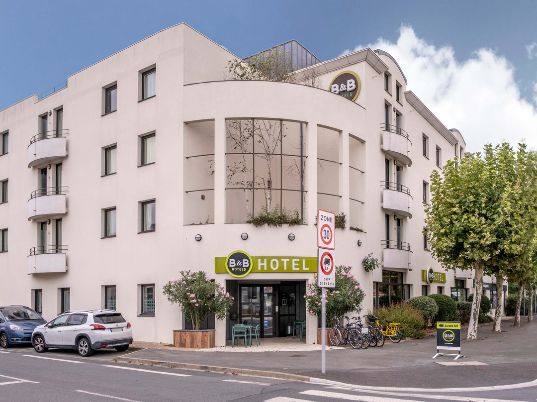 B&B HOTEL 拉罗歇尔中心酒店