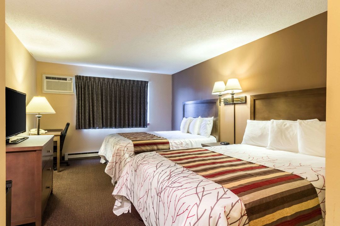 Red Wing Inn and Suite