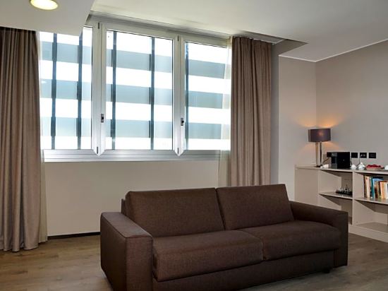 H2C Hotel Milanofiori Room Type - Suite