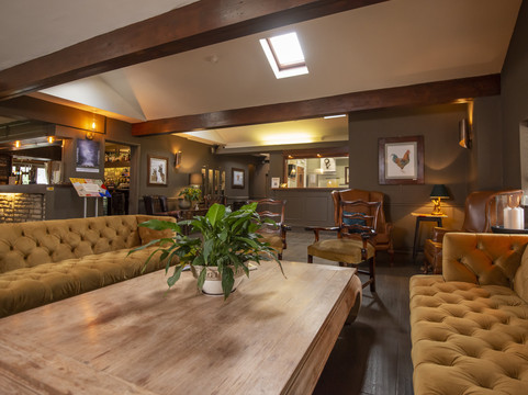 Crudwell酒店住宿-Pettifers Freehouse Hotel