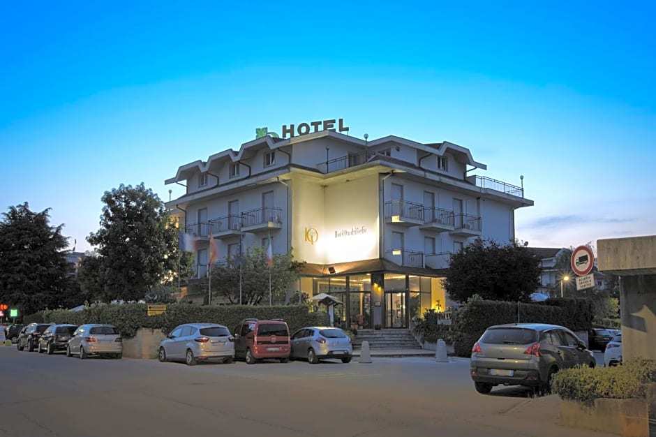 Hotel Quadrifoglio-官方