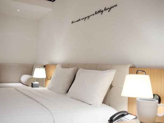 Hotel Namin Room Type - Simple Room Double Bed