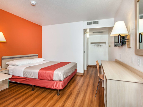 瓦卡维尔6号汽车旅馆