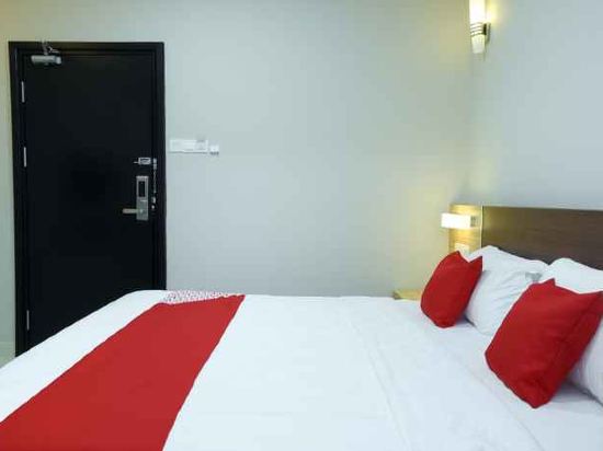 Hotel O La Mirina Boutique Inn Room Type - Deluxe Room