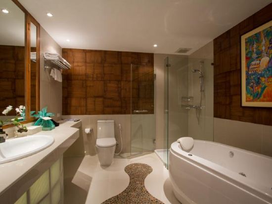 Mom Tri's Villa Royale Room Type - Penthouse Suite