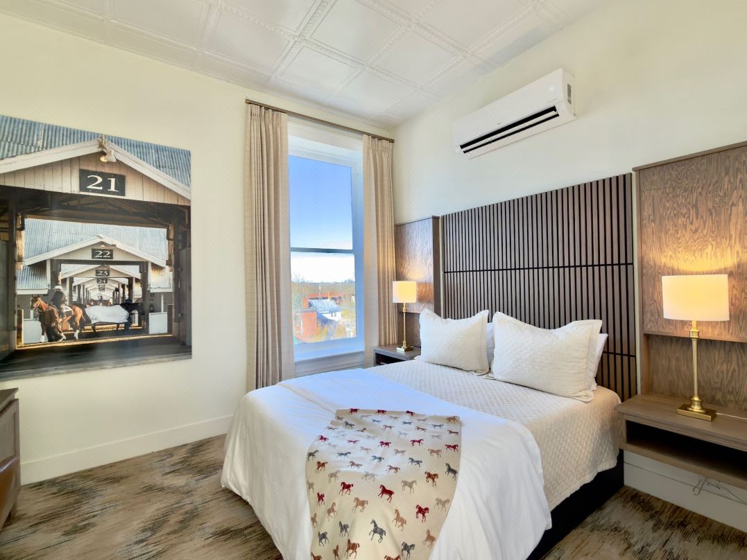 Hotel Thoroughbred