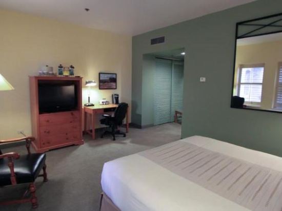 Crockett Hotel Room Type - Superior Queen Room
