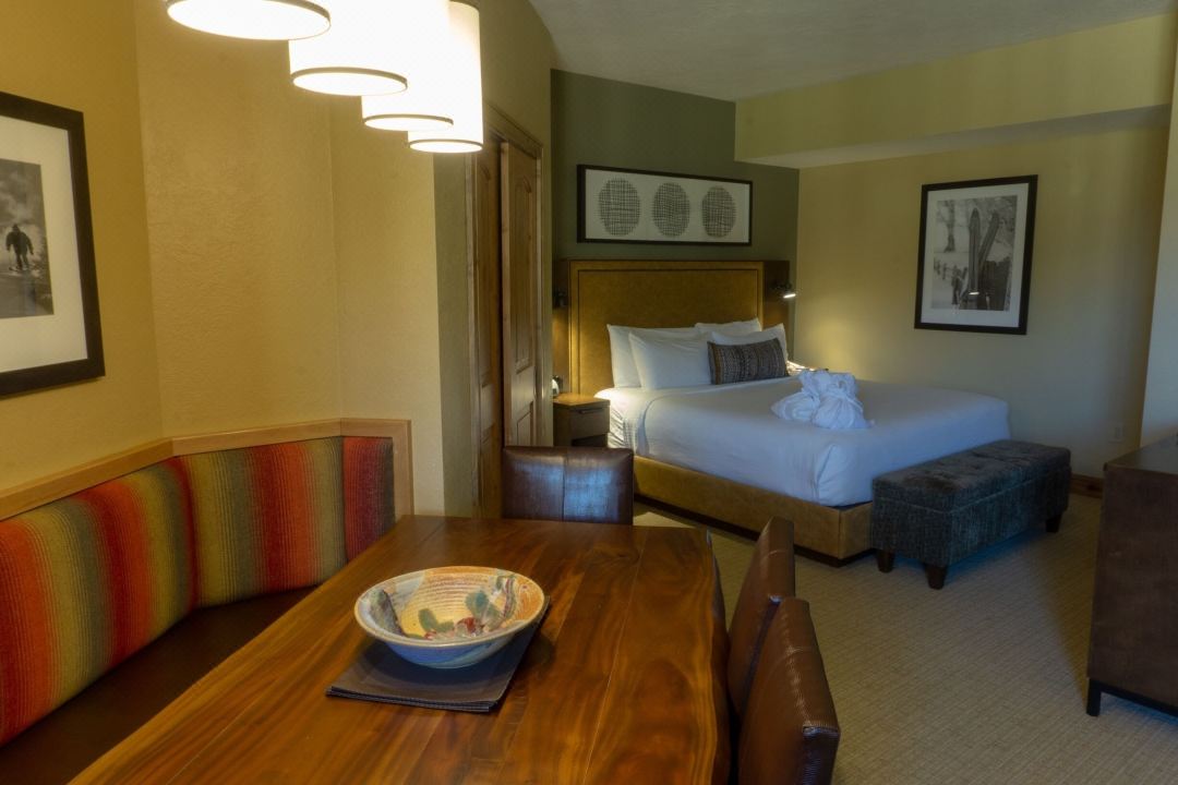 Studio Steps to Red Pine Gondola & Canyons Village Save 20% on 7 Nights!
