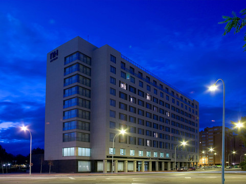 Zaratan酒店住宿-瓦拉多利巴拉格NH酒店