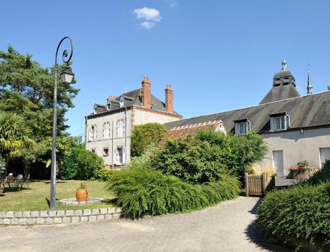 Bouzy-la-Foret酒店住宿-Logis Hôtel du Labrador